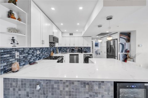 Снять в аренду кондоминиум в Холливуд, Флорида 2 спальни, 111.3м2, № 2026890 - фото 29