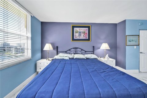 Снять в аренду кондоминиум в Холливуд, Флорида 2 спальни, 111.3м2, № 2026890 - фото 14