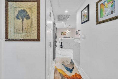 Снять в аренду кондоминиум в Холливуд, Флорида 2 спальни, 111.3м2, № 2026890 - фото 20