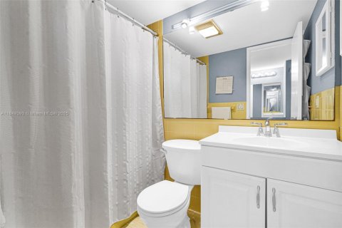 Condo in Oakland Park, Florida, 2 bedrooms  № 1854990 - photo 8