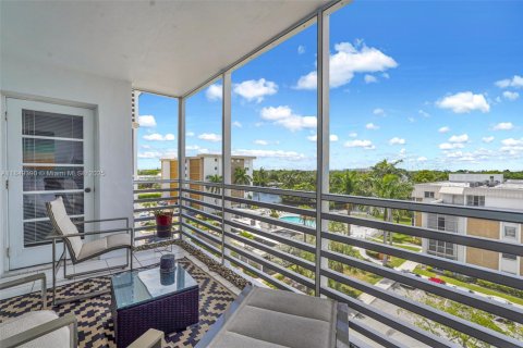 Condo in Oakland Park, Florida, 2 bedrooms  № 1854990 - photo 5