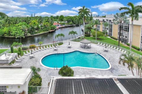 Condo in Oakland Park, Florida, 2 bedrooms  № 1854990 - photo 19