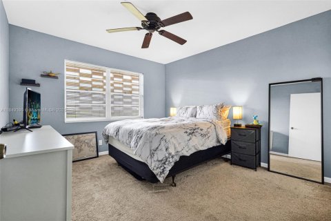 Condo in Oakland Park, Florida, 2 bedrooms  № 1854990 - photo 10