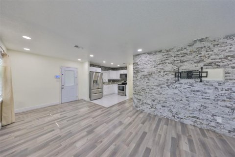 Купить виллу или дом в Тампа, Флорида 3 комнаты, 91.79м2, № 1734516 - фото 10