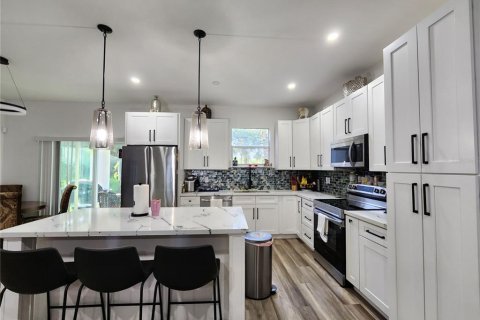 House in Naples, Florida 3 bedrooms, 149.57 sq.m. № 1853901 - photo 2