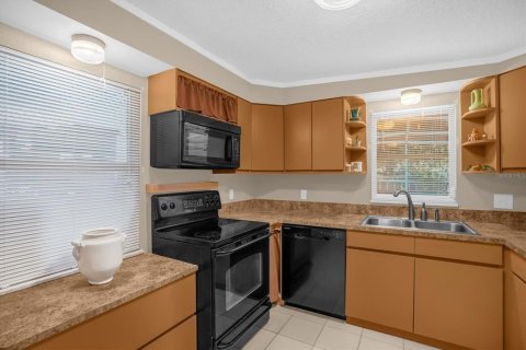 Villa ou maison à vendre à Yalaha, Floride: 2 chambres, 101.91 m2 № 2133701 - photo 12