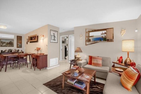 Villa ou maison à vendre à Yalaha, Floride: 2 chambres, 101.91 m2 № 2133701 - photo 14