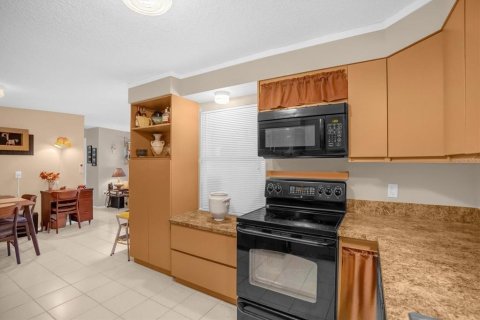 Villa ou maison à vendre à Yalaha, Floride: 2 chambres, 101.91 m2 № 2133701 - photo 13