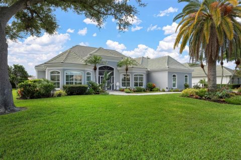 House in Venice, Florida 3 bedrooms, 348.1 sq.m. № 2355154