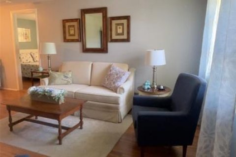 Villa ou maison à louer à Englewood, Floride: 2 chambres, 99.41 m2 № 1882789 - photo 6