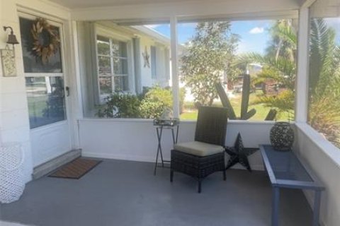 Villa ou maison à louer à Englewood, Floride: 2 chambres, 99.41 m2 № 1882789 - photo 5