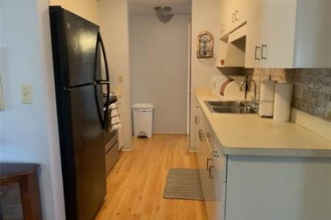 Villa ou maison à louer à Englewood, Floride: 2 chambres, 99.41 m2 № 1882789 - photo 10