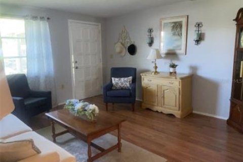 Villa ou maison à louer à Englewood, Floride: 2 chambres, 99.41 m2 № 1882789 - photo 8