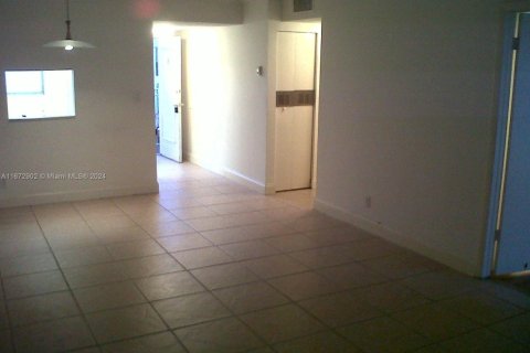 Condo in Hollywood, Florida, 2 bedrooms  № 1811215 - photo 10