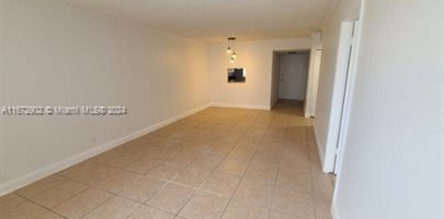 Condo in Hollywood, Florida, 2 bedrooms № 1811215