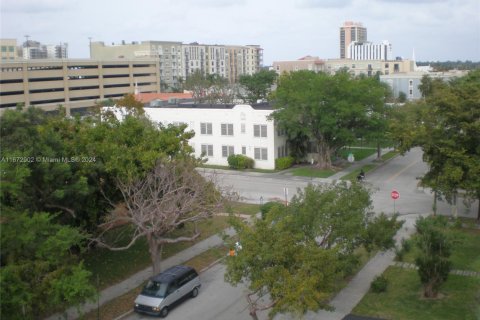 Condo in Hollywood, Florida, 2 bedrooms  № 1811215 - photo 22