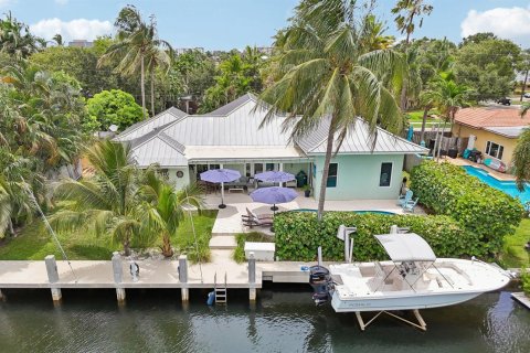 Villa ou maison à Lighthouse Point, Floride 3 chambres, 197.42 m2 № 2181209