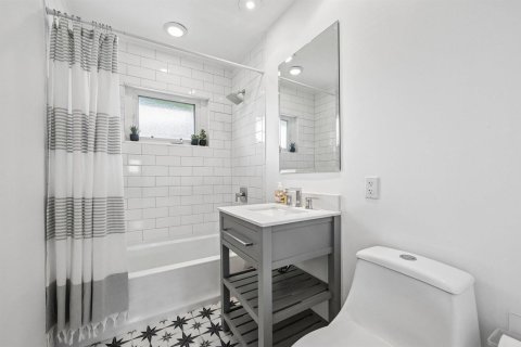 Casa en venta en Lighthouse Point, Florida, 3 dormitorios, 197.42 m2 № 2181209 - foto 16