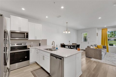 Townhouse in Orlando, Florida 3 bedrooms, 140.84 sq.m. № 2231595 - photo 7