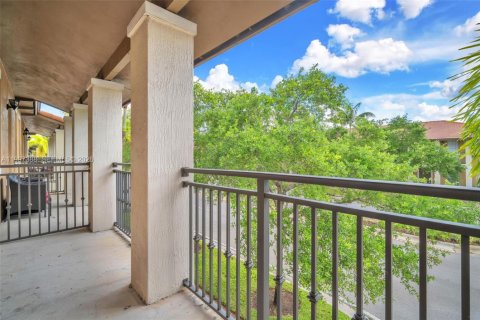 Townhouse in Pembroke Pines, Florida 3 bedrooms, 159.05 sq.m. № 2145659 - photo 23