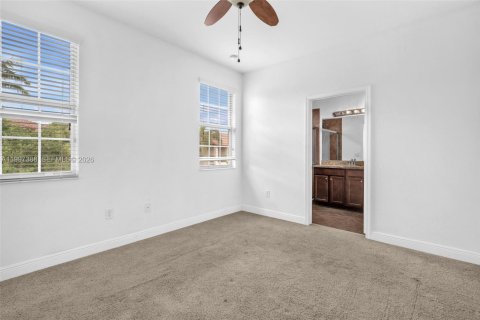 Townhouse in Pembroke Pines, Florida 3 bedrooms, 159.05 sq.m. № 2145659 - photo 15