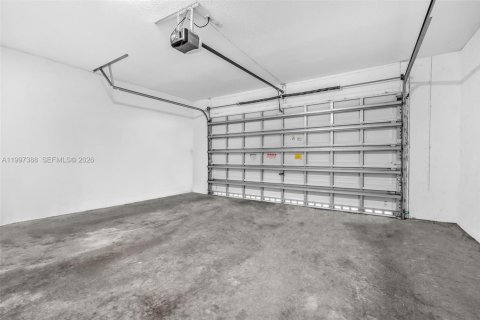 Townhouse in Pembroke Pines, Florida 3 bedrooms, 159.05 sq.m. № 2145659 - photo 26