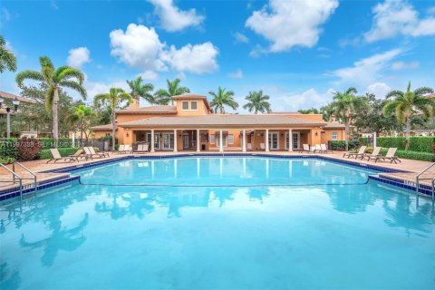 Townhouse in Pembroke Pines, Florida 3 bedrooms, 159.05 sq.m. № 2145659 - photo 30