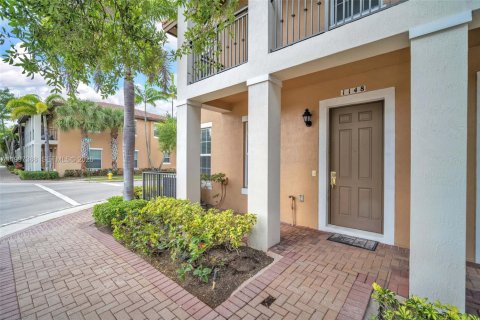 Townhouse in Pembroke Pines, Florida 3 bedrooms, 159.05 sq.m. № 2145659 - photo 24