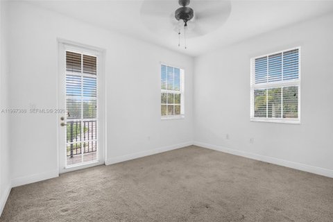 Townhouse in Pembroke Pines, Florida 3 bedrooms, 159.05 sq.m. № 2145659 - photo 17