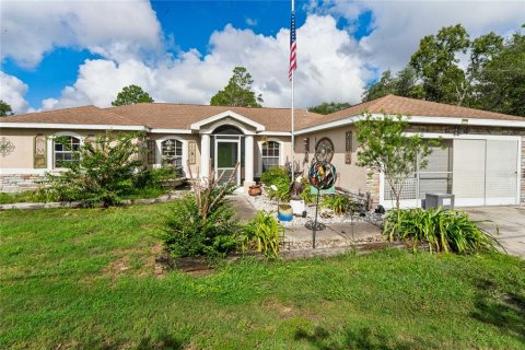 House in Brooksville, Florida 3 bedrooms, 175.96 sq.m. № 2349992