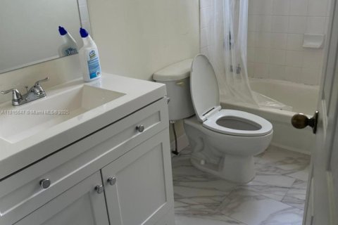 Снять в аренду кондоминиум в Хомстед, Флорида 3 спальни, 98.66м2, № 1768301 - фото 16