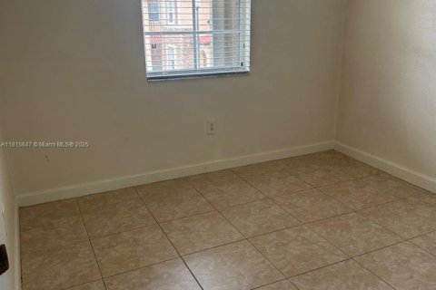 Снять в аренду кондоминиум в Хомстед, Флорида 3 спальни, 98.66м2, № 1768301 - фото 11