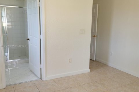 Снять в аренду кондоминиум в Хомстед, Флорида 3 спальни, 98.66м2, № 1768301 - фото 6