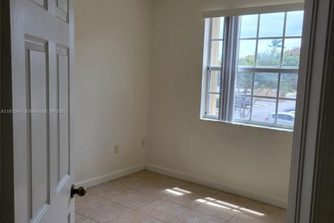 Снять в аренду кондоминиум в Хомстед, Флорида 3 спальни, 98.66м2, № 1768301 - фото 8
