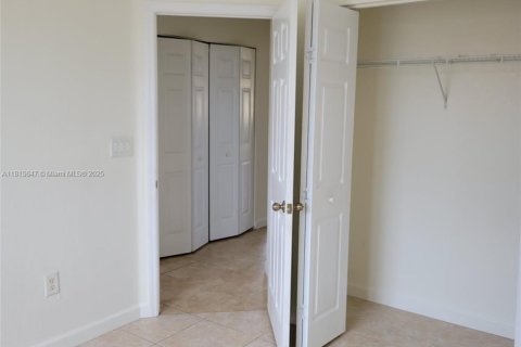 Снять в аренду кондоминиум в Хомстед, Флорида 3 спальни, 98.66м2, № 1768301 - фото 7