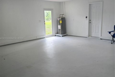 House in LaBelle, Florida 3 bedrooms, 215.53 sq.m. № 1783771 - photo 4