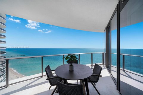 Condo à Sunny Isles Beach, Floride, 3 chambres  № 1936551