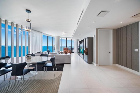 Condominio en venta en Sunny Isles Beach, Florida, 3 dormitorios, 286.14 m2 № 1936551 - foto 8
