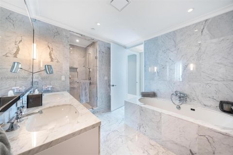Condominio en venta en Sunny Isles Beach, Florida, 3 dormitorios, 286.14 m2 № 1936551 - foto 15