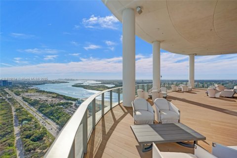 Condominio en venta en Sunny Isles Beach, Florida, 3 dormitorios, 286.14 m2 № 1936551 - foto 27