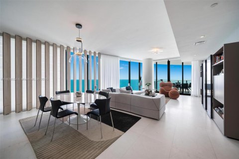 Condominio en venta en Sunny Isles Beach, Florida, 3 dormitorios, 286.14 m2 № 1936551 - foto 7