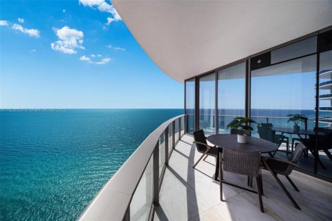 Condominio en venta en Sunny Isles Beach, Florida, 3 dormitorios, 286.14 m2 № 1936551 - foto 6