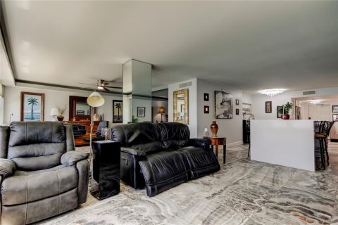 Condominio en venta en Saint Petersburg, Florida, 2 dormitorios, 157.93 m2 № 2228315 - foto 18