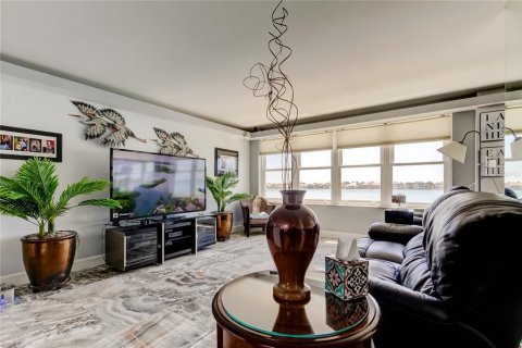 Condominio en venta en Saint Petersburg, Florida, 2 dormitorios, 157.93 m2 № 2228315 - foto 17