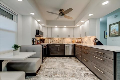 Condominio en venta en Saint Petersburg, Florida, 2 dormitorios, 157.93 m2 № 2228315 - foto 5