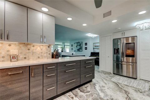 Condominio en venta en Saint Petersburg, Florida, 2 dormitorios, 157.93 m2 № 2228315 - foto 9