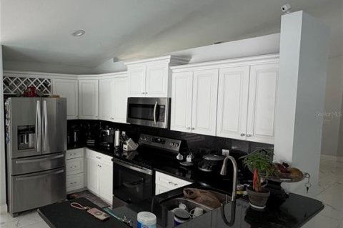 Villa ou maison à vendre à Kissimmee, Floride: 4 chambres, 171.03 m2 № 2227256 - photo 10
