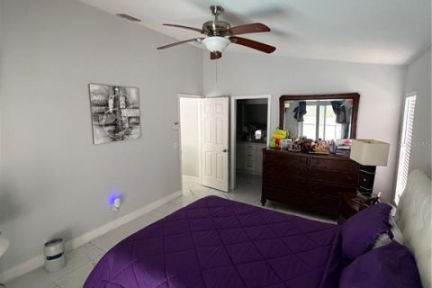 Villa ou maison à vendre à Kissimmee, Floride: 4 chambres, 171.03 m2 № 2227256 - photo 13