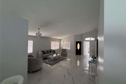 Villa ou maison à vendre à Kissimmee, Floride: 4 chambres, 171.03 m2 № 2227256 - photo 5