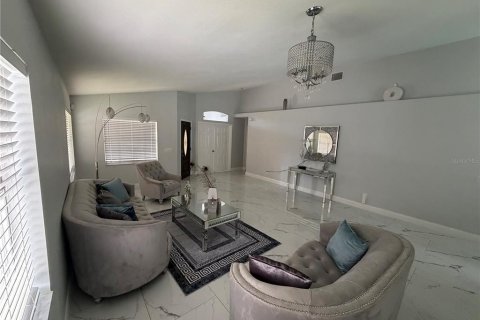 Villa ou maison à vendre à Kissimmee, Floride: 4 chambres, 171.03 m2 № 2227256 - photo 4